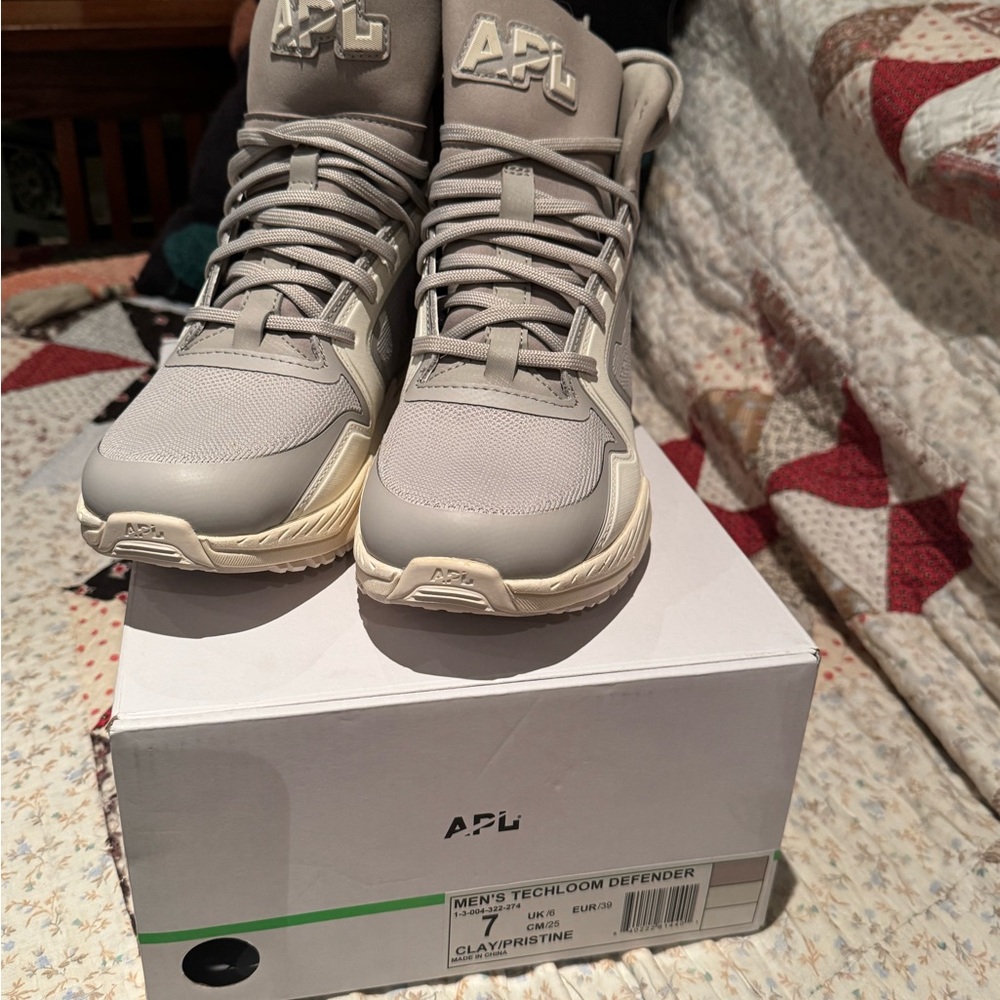 APL Men's Techloom Defender - Picture 7 of 7